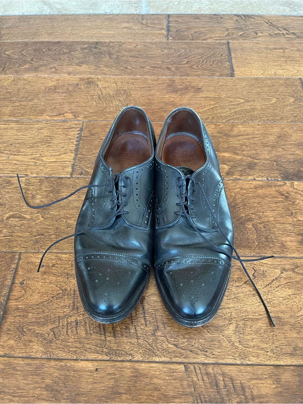 Classic Men's Black Leather Cap-Toe Oxfords